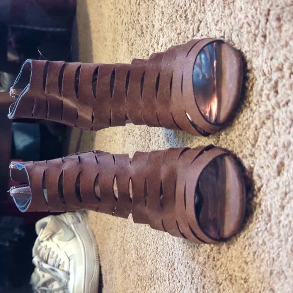 Size 7 Carlos brown suede heels